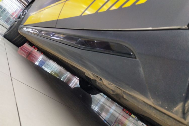 Mercedes-Benz GLA AMG 2018 imagem de carro #27