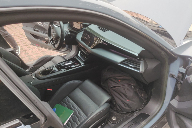 Audi e-tron GT 2024 car image #27