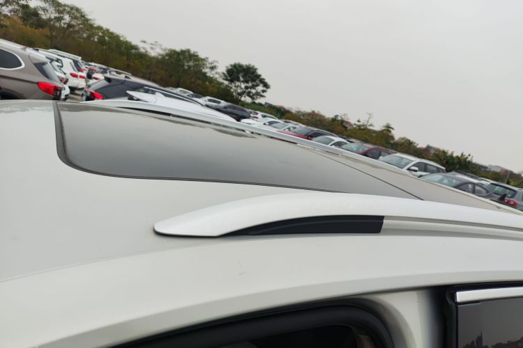 Volkswagen Tiguan L 2018 #27 Volkswagen Tiguan L 2018 car image #27