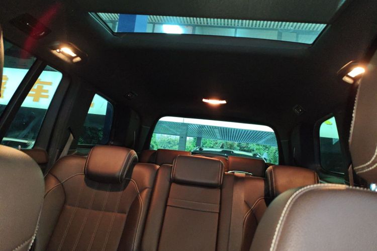 Mercedes-Benz GLS Class 2018 car image #27