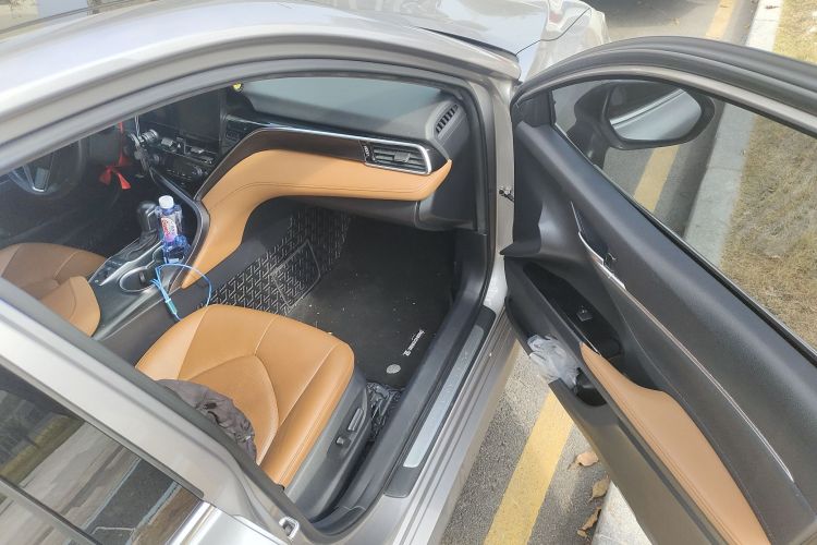 Toyota Camry 2021 car image #27