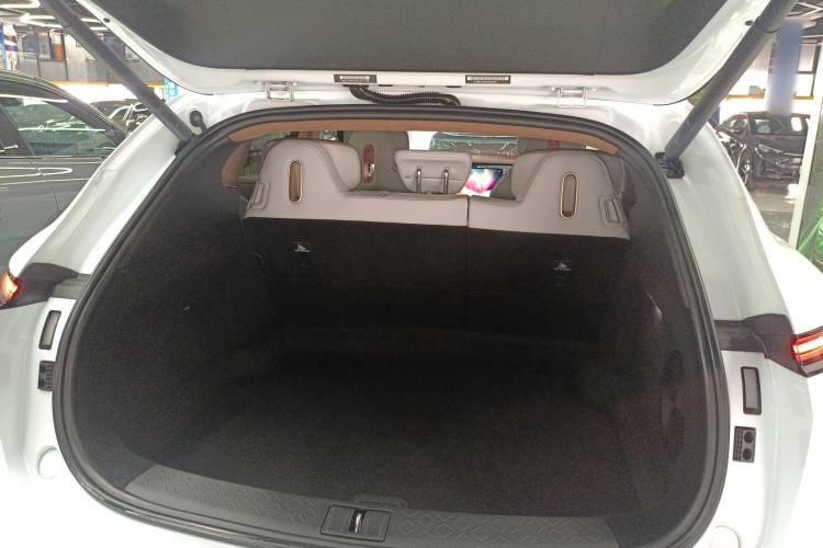 Avatr 07 2025 car image #27