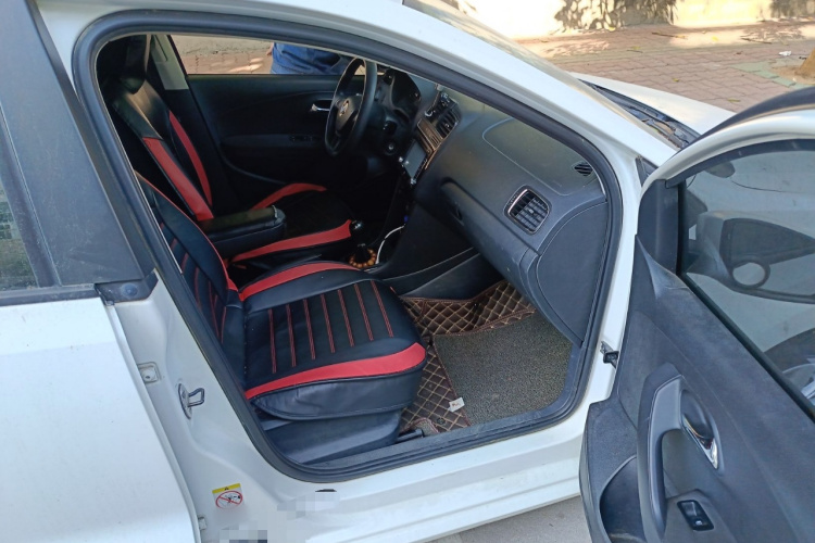 Polo 2015 car image #27