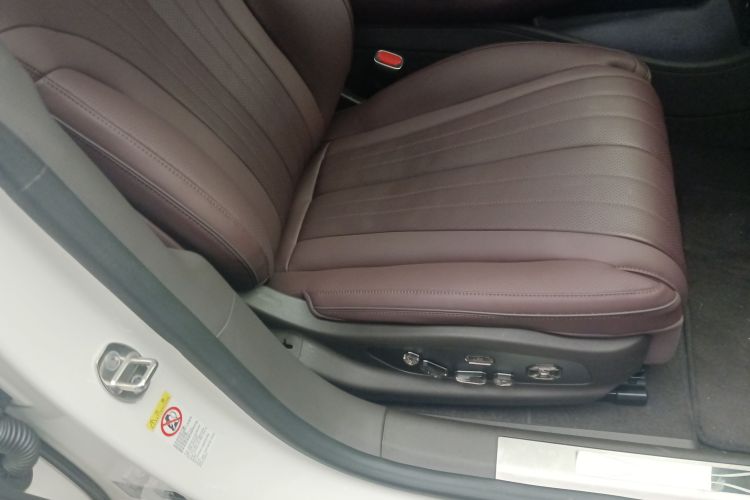 Denza Z9GT 2025 #27 Denza Z9GT 2025 car image #27