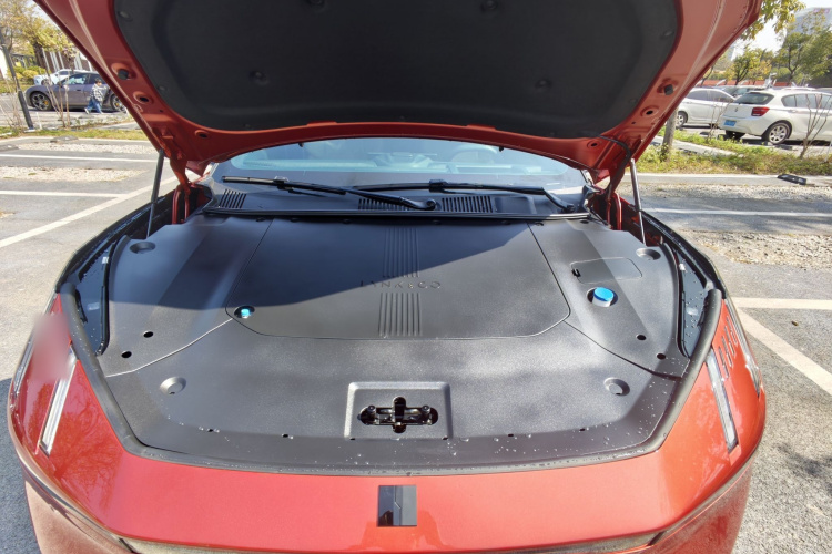 Lynk & Co 2024 car image #27