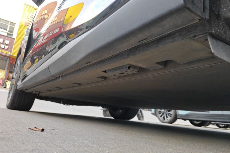 BYD Tang L 2025 immagine di auto #27