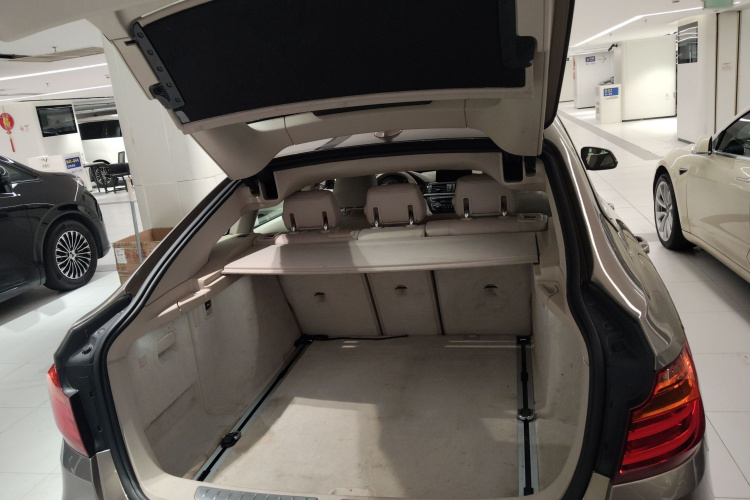 BMW 3 Series GT 2015 immagine di auto #27