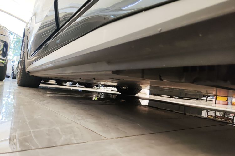 BMW i4 2022 car image #27