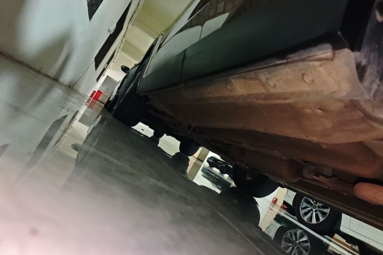 X70M 2020 car image #27