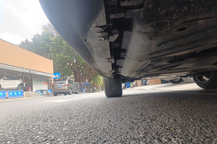 Mercedes-Benz GLE Class 2020 car image #27