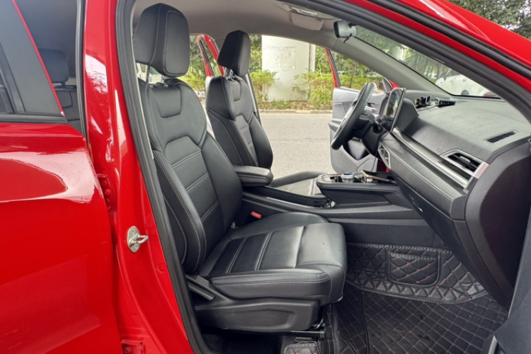 BYD e2 2019 immagine di auto #27