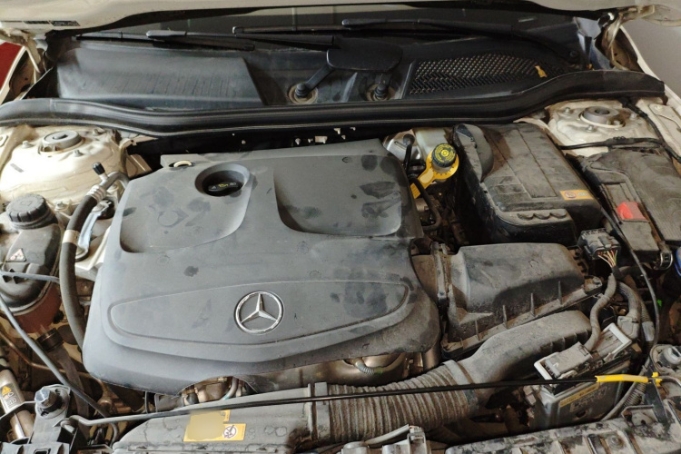 Mercedes-Benz GLA Class 2015 immagine di auto #27