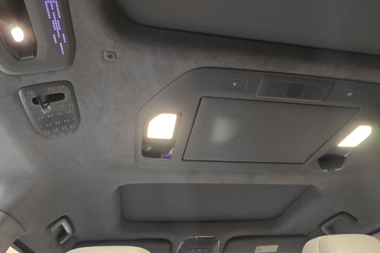 极氪 极氪009 2024 汽车图片 #27