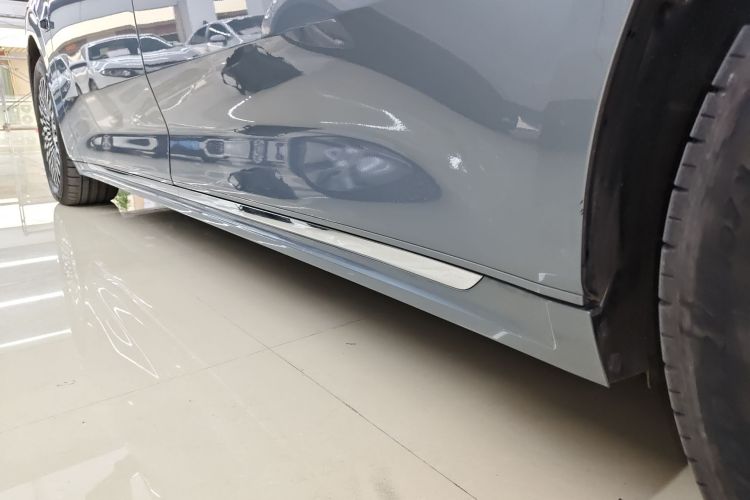 Zeekr 009 2025 car image #27