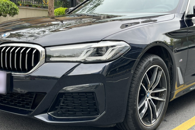 BMW 5 Series 2024 car image #27