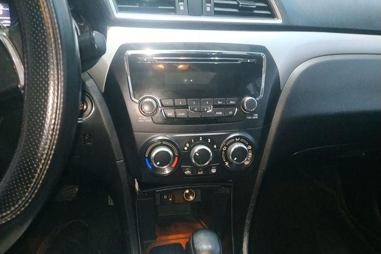 Suzuki Ciaz 2017 изображение автомобиля #27