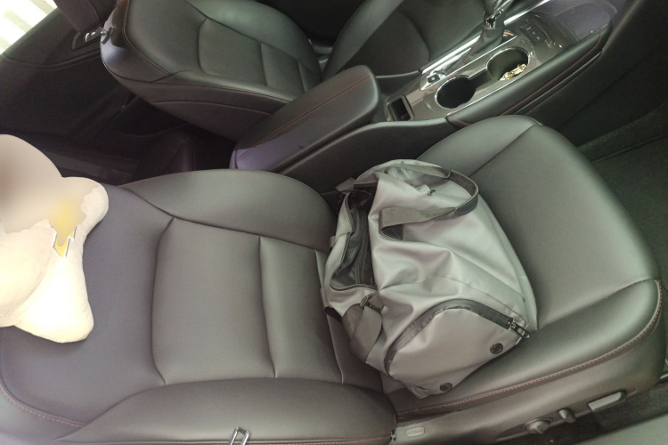 Chevrolet Malibu XL 2022 immagine di auto #27