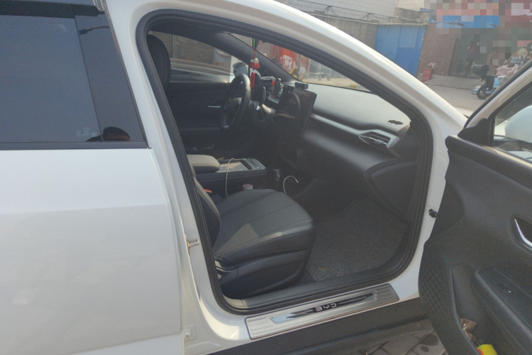 BYD e7 2025 imagem de carro #27