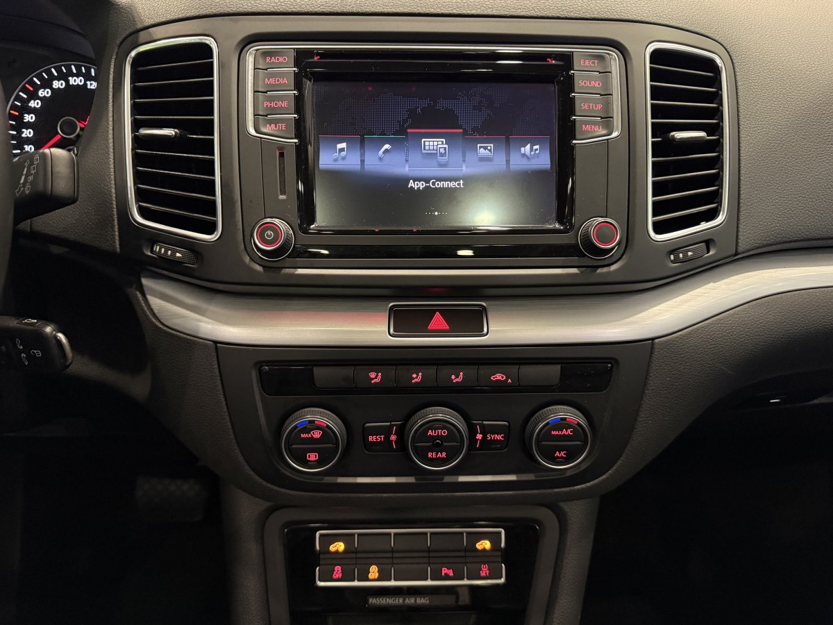 Volkswagen Sharan 2016 imagem de carro #27