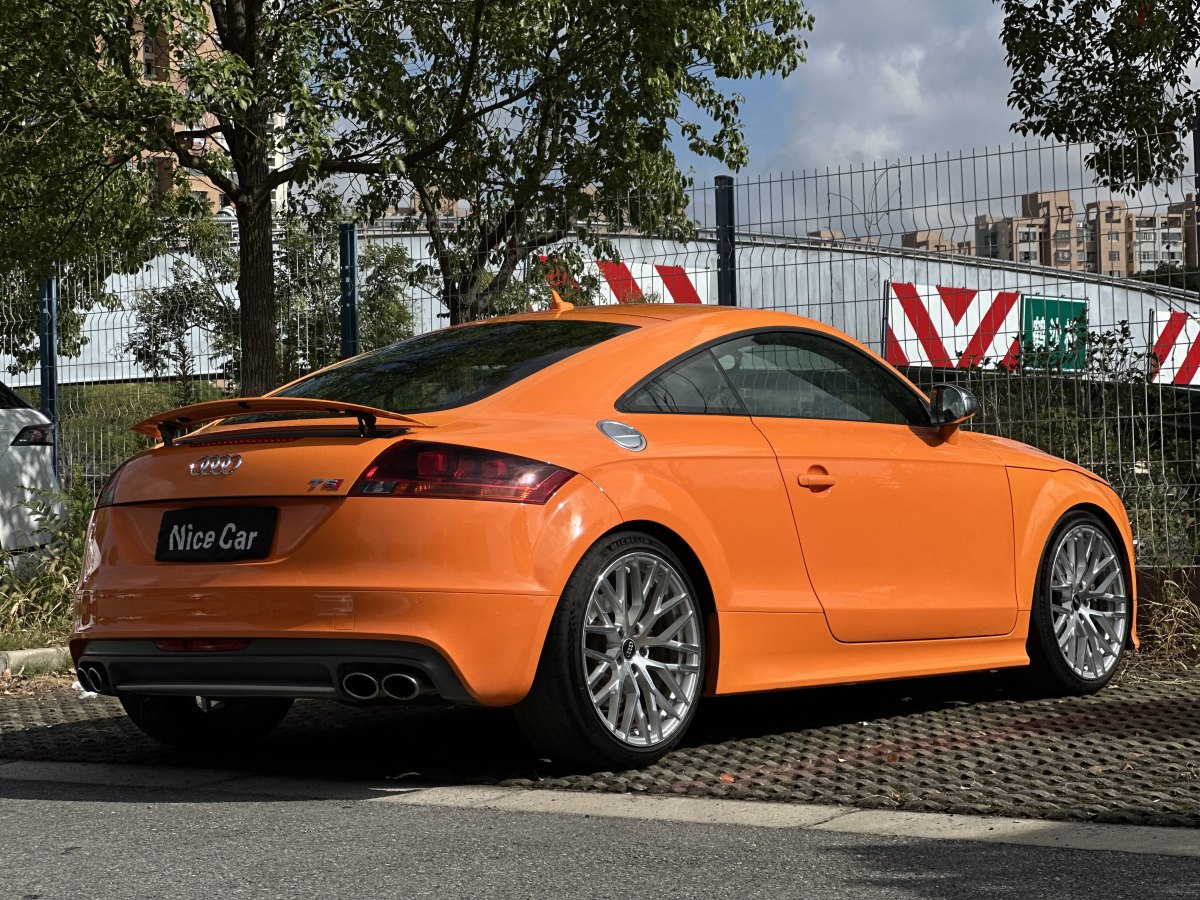 Audi TTS 2011 car image #27