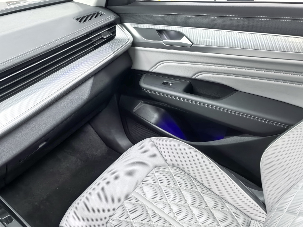 Volkswagen Tavendor 2023 car image #27