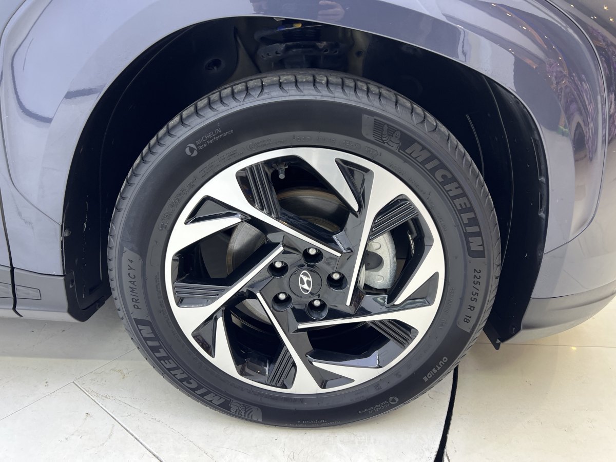 Hyundai Custo 2023 car image #27