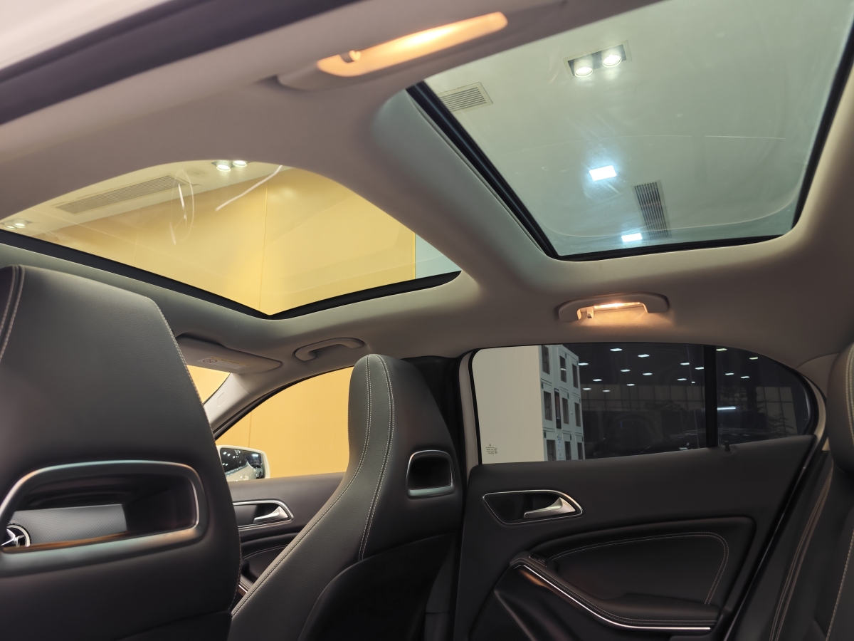 Mercedes-Benz GLA Class (Imported) 2019 #27 Mercedes-Benz GLA Class (Imported) 2019 immagine di auto #27