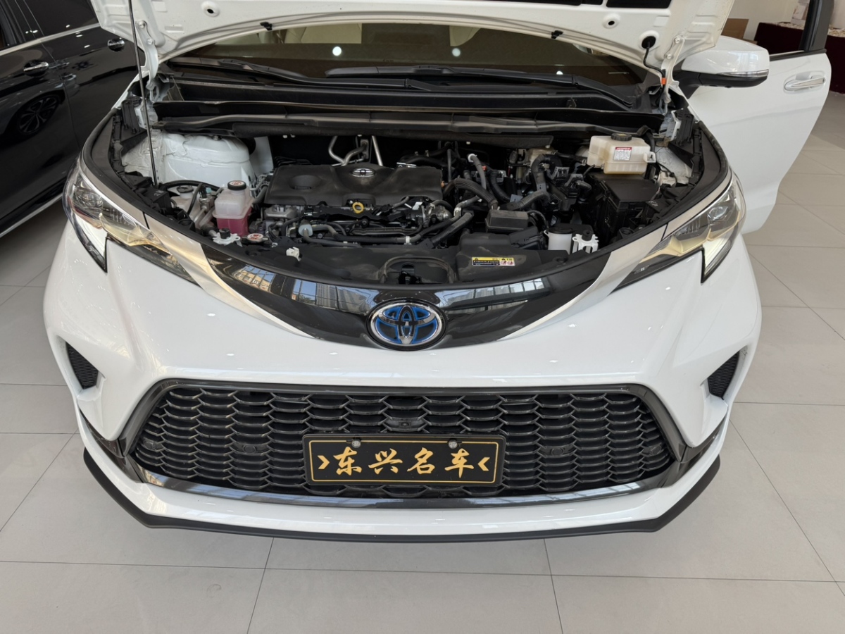 Toyota Granvia 2024 car image #27