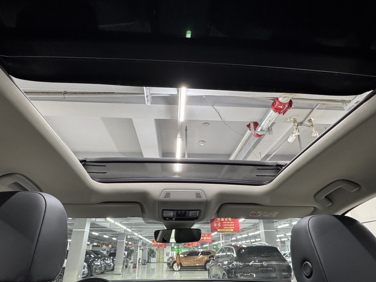 Volkswagen Tavendor 2023 car image #27