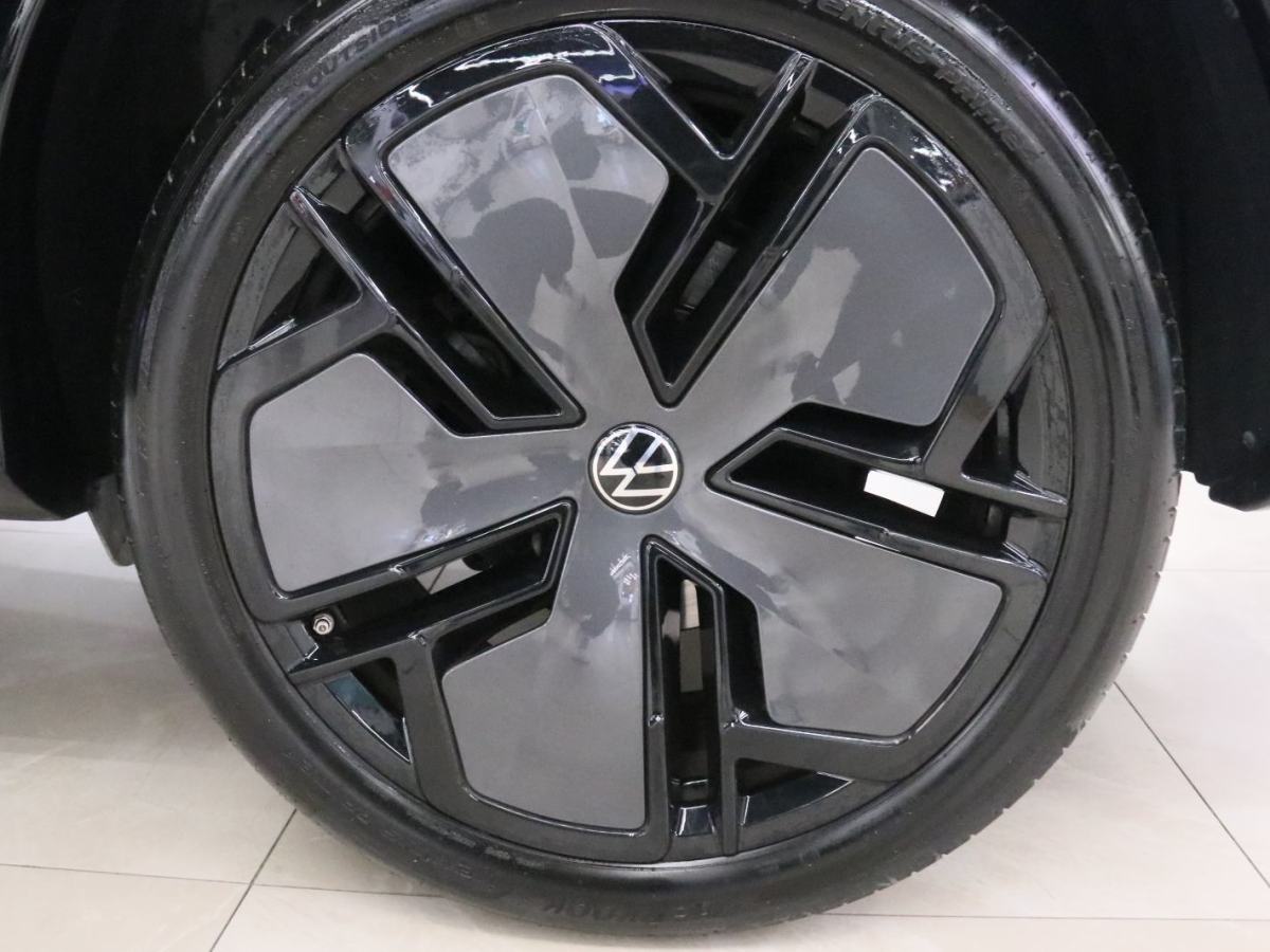 Volkswagen Tiguan L 2024 immagine di auto #27
