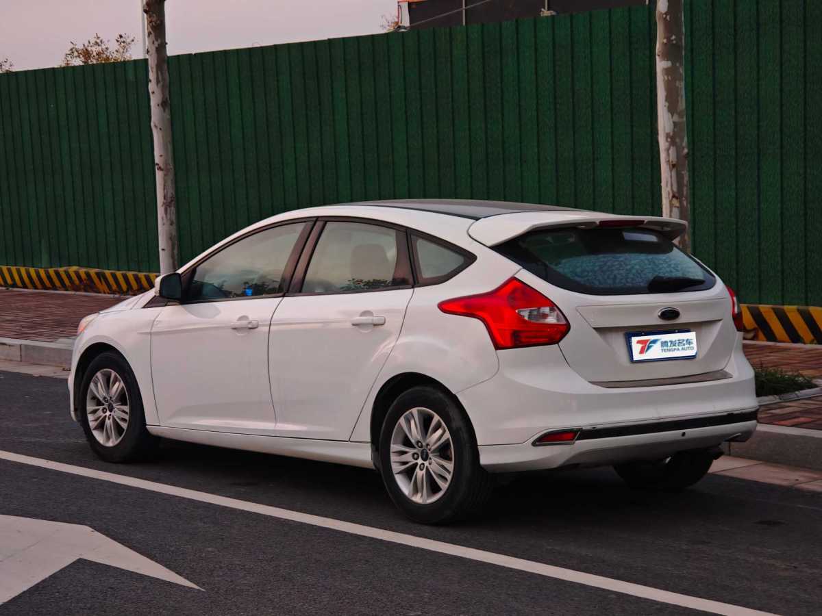 Ford Focus (Imported) 2013 car image #27