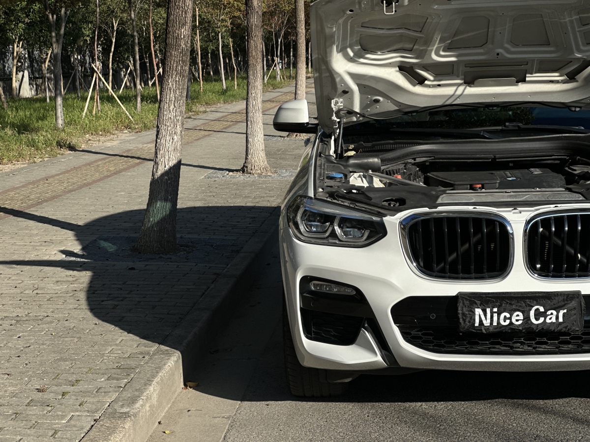 BMW X4 M 2018 immagine di auto #27