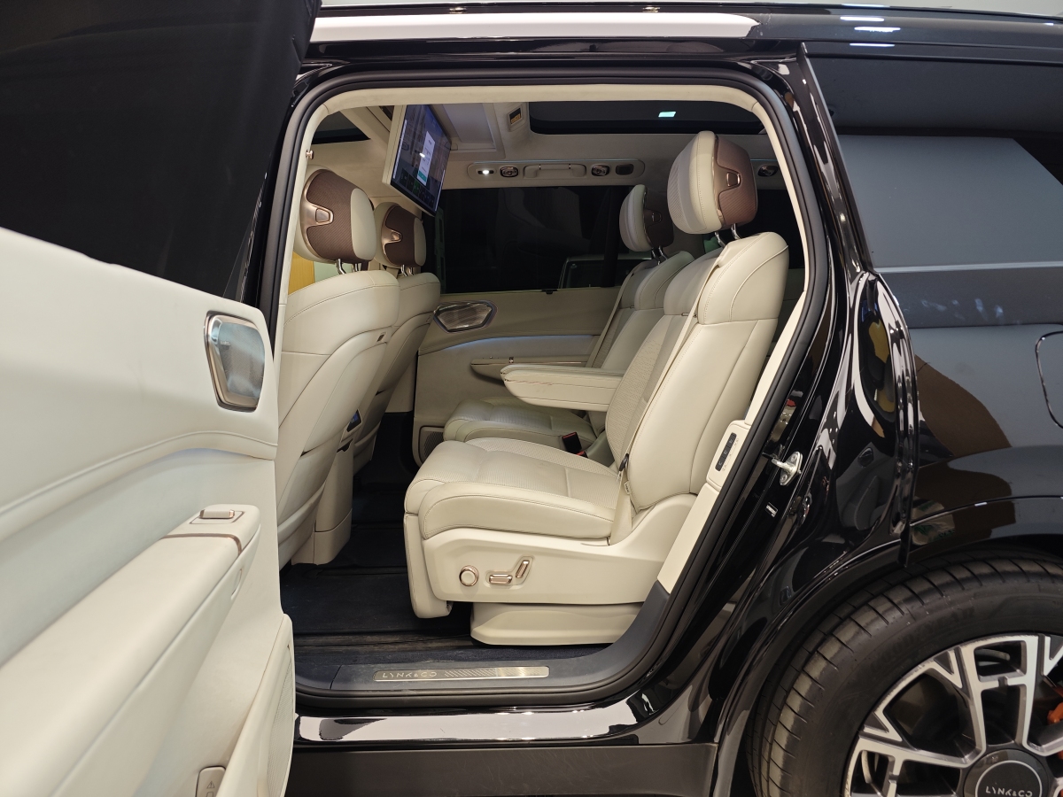Lynk & Co 900 2025 car image #27