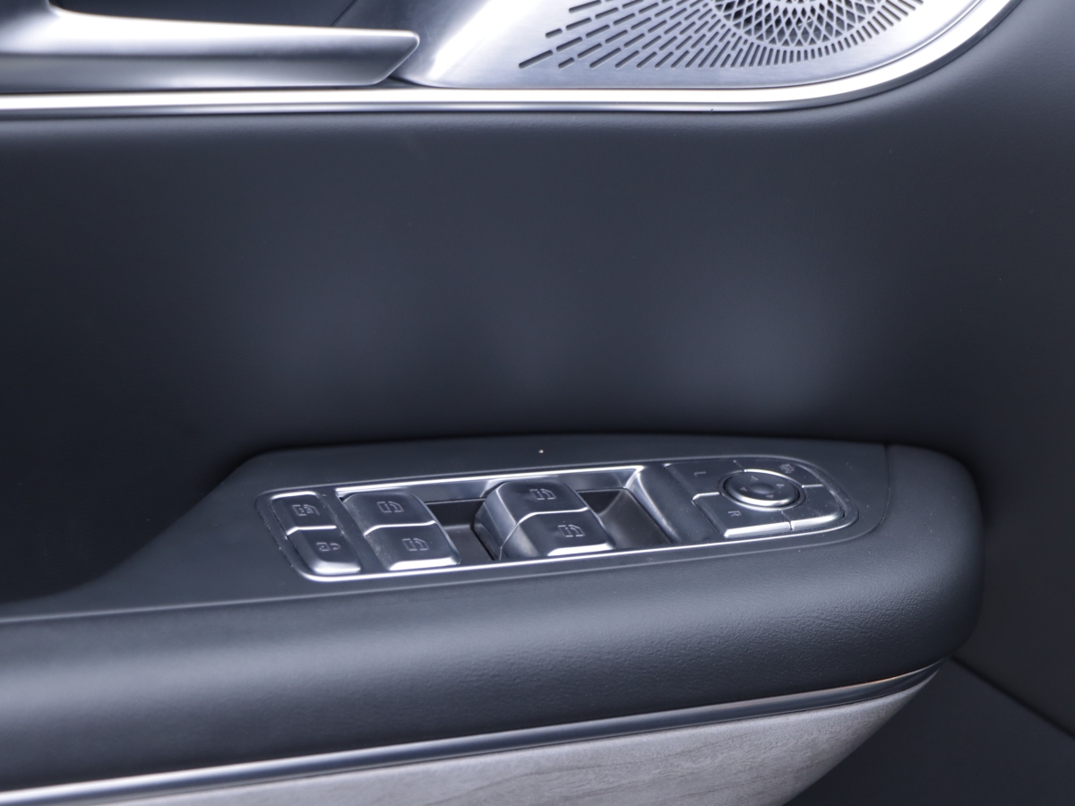 HongQi HQ9 PHEV 2024 #27 HongQi HQ9 PHEV 2024 car image #27