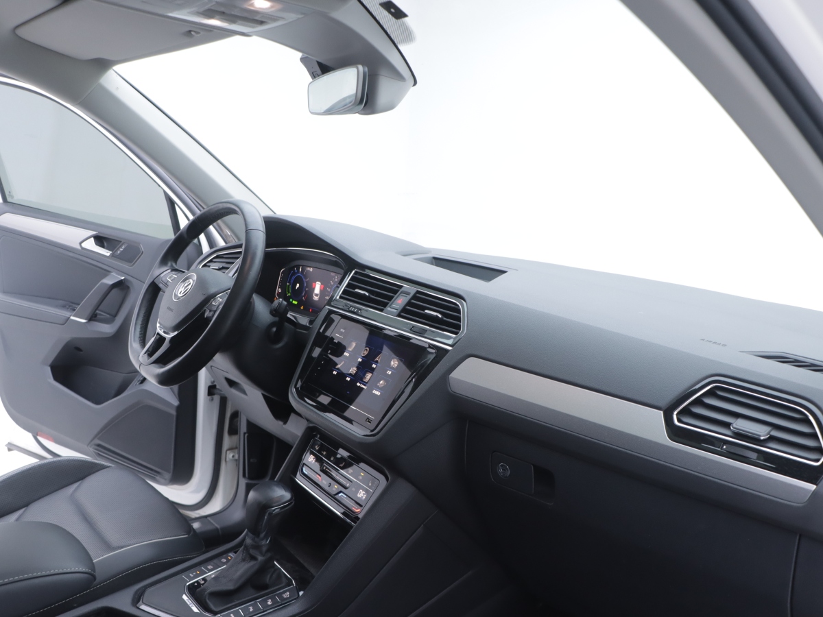 Volkswagen Tiguan L New Energy 2020 изображение автомобиля #27