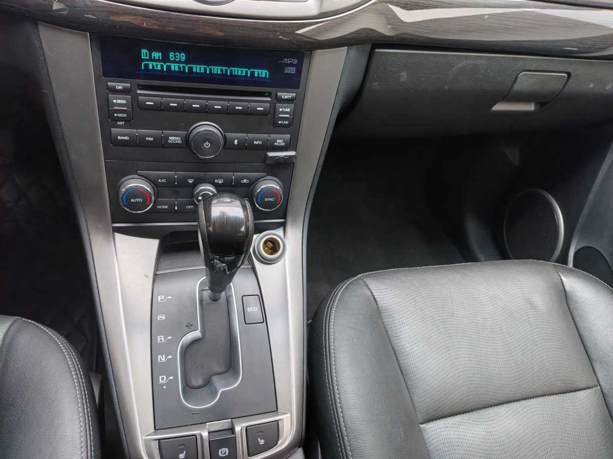 Chevrolet Captiva 2016 car image #27