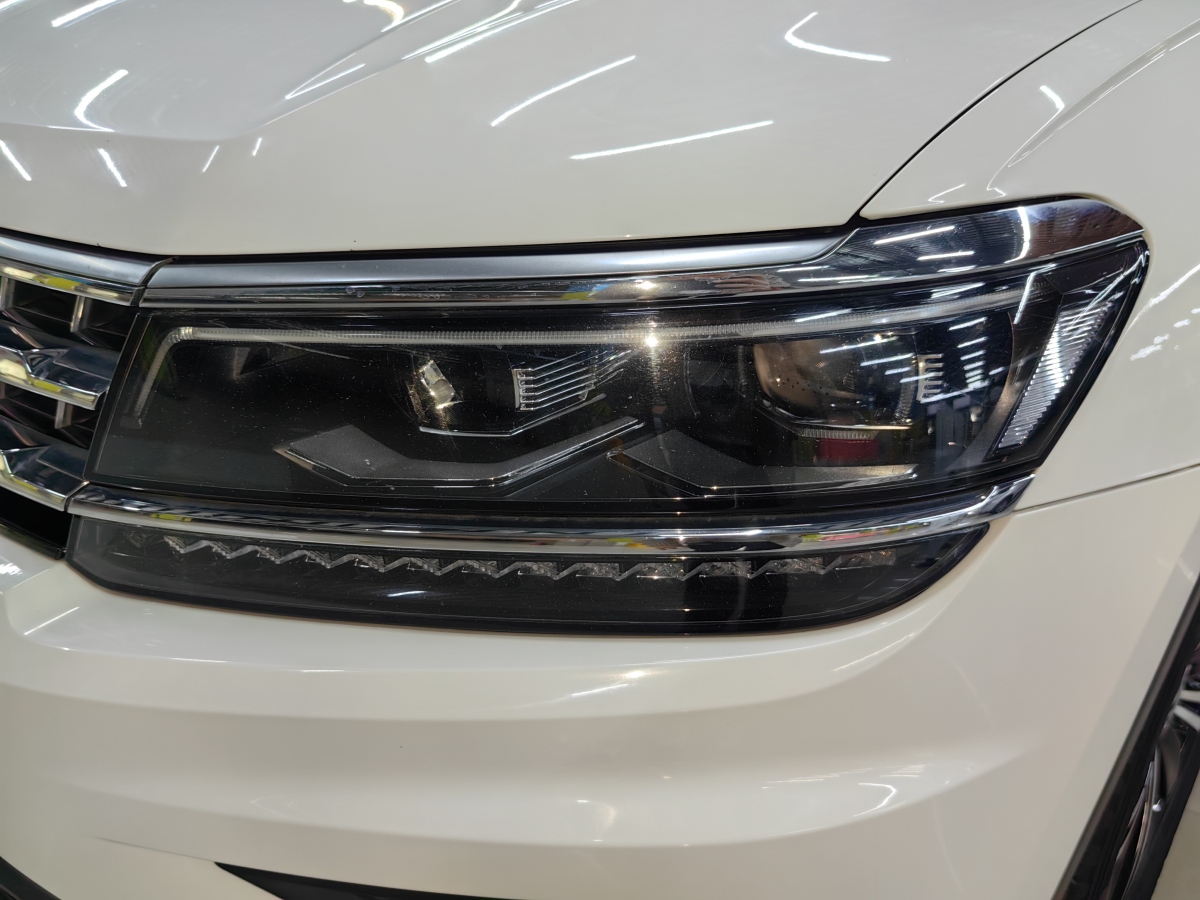 Volkswagen Tiguan L 2018 #27 Volkswagen Tiguan L 2018 car image #27