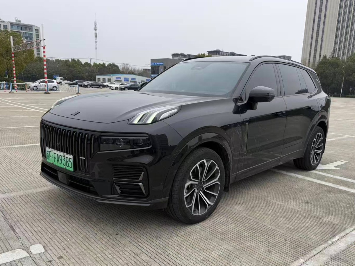 Lynk & Co 09 EM-P 2025 #27 Lynk & Co 09 EM-P 2025 car image #27