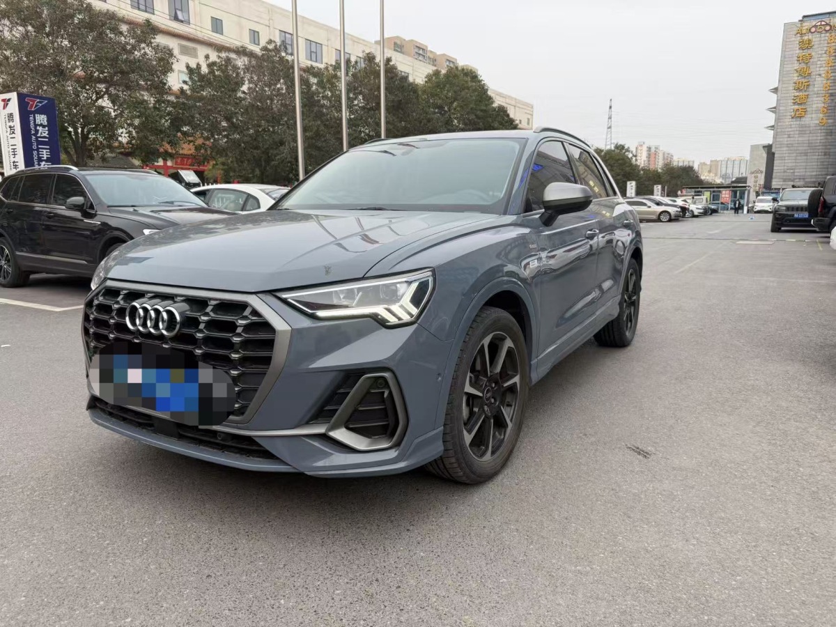 Audi Q3 2022 car image #27