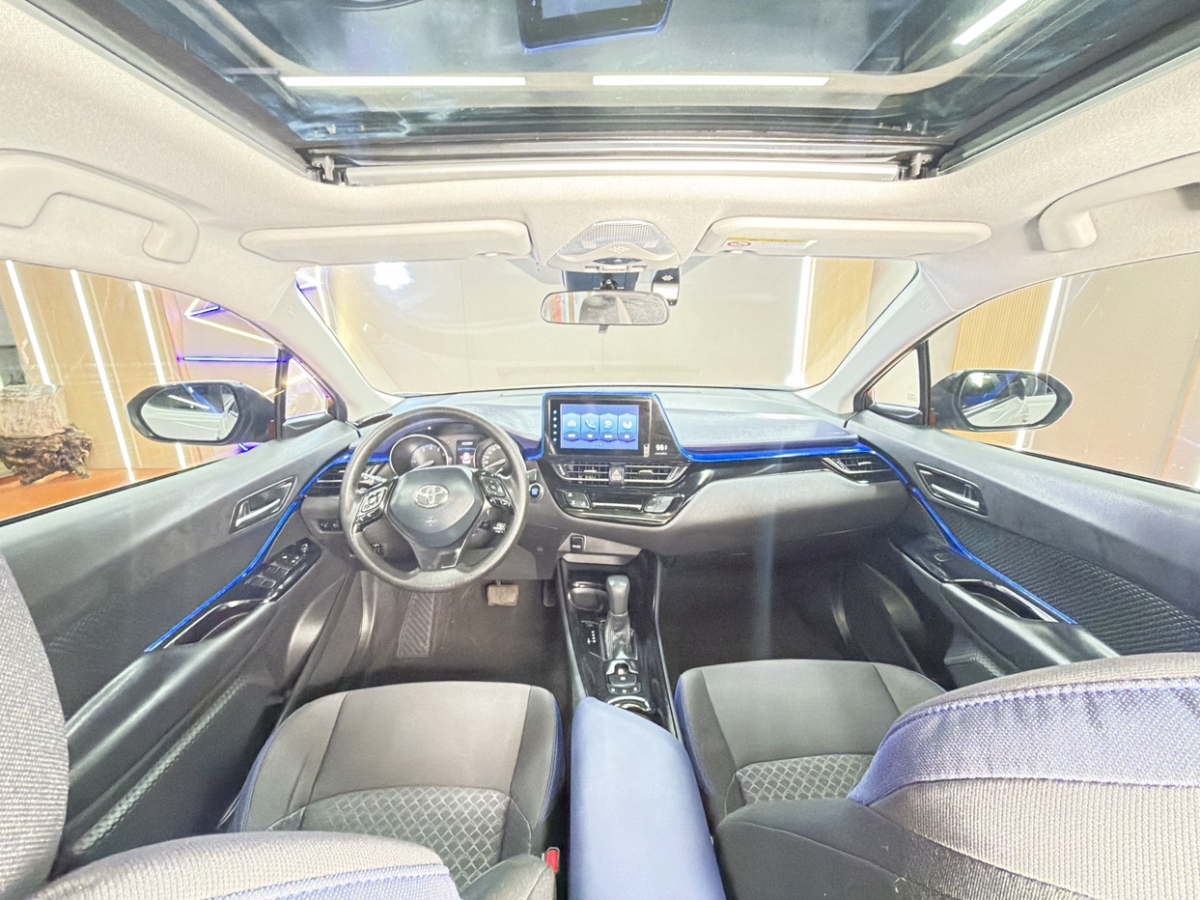 Toyota C-HR 2021 car image #27