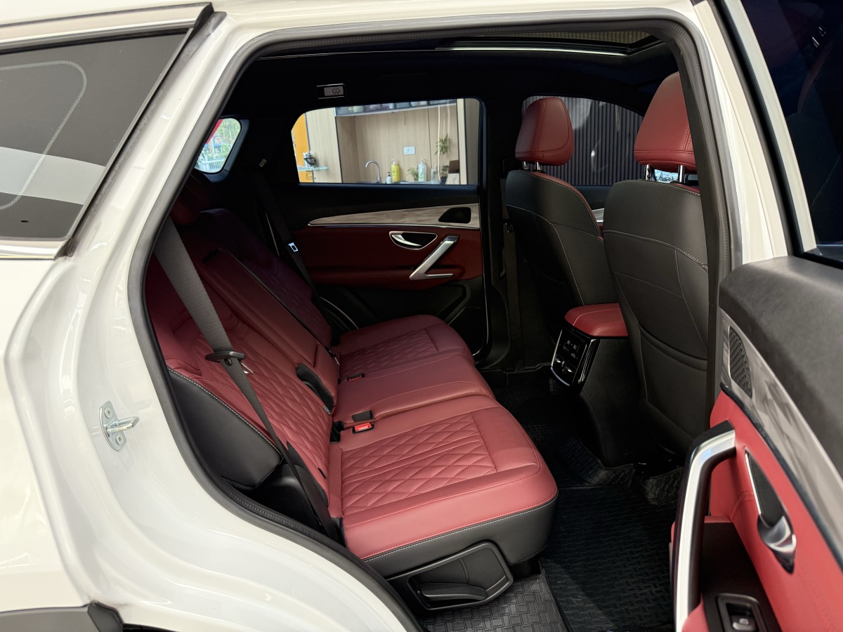 Jetour X70 PLUS 2023 car image #27