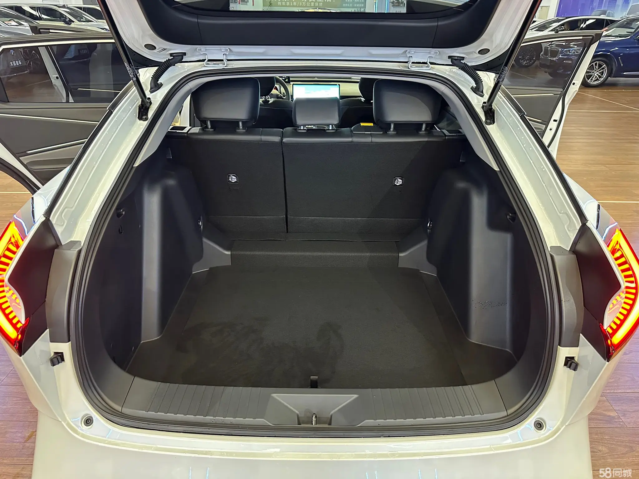 Toyota bZ5 2025 #27 Toyota bZ5 2025 car image #27