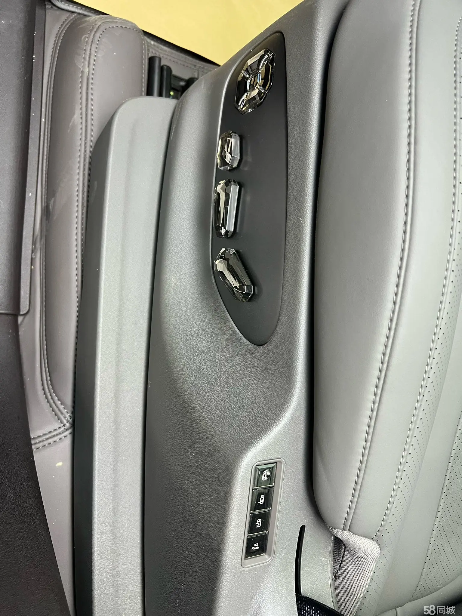 Denza N9 2025 #27 Denza N9 2025 car image #27