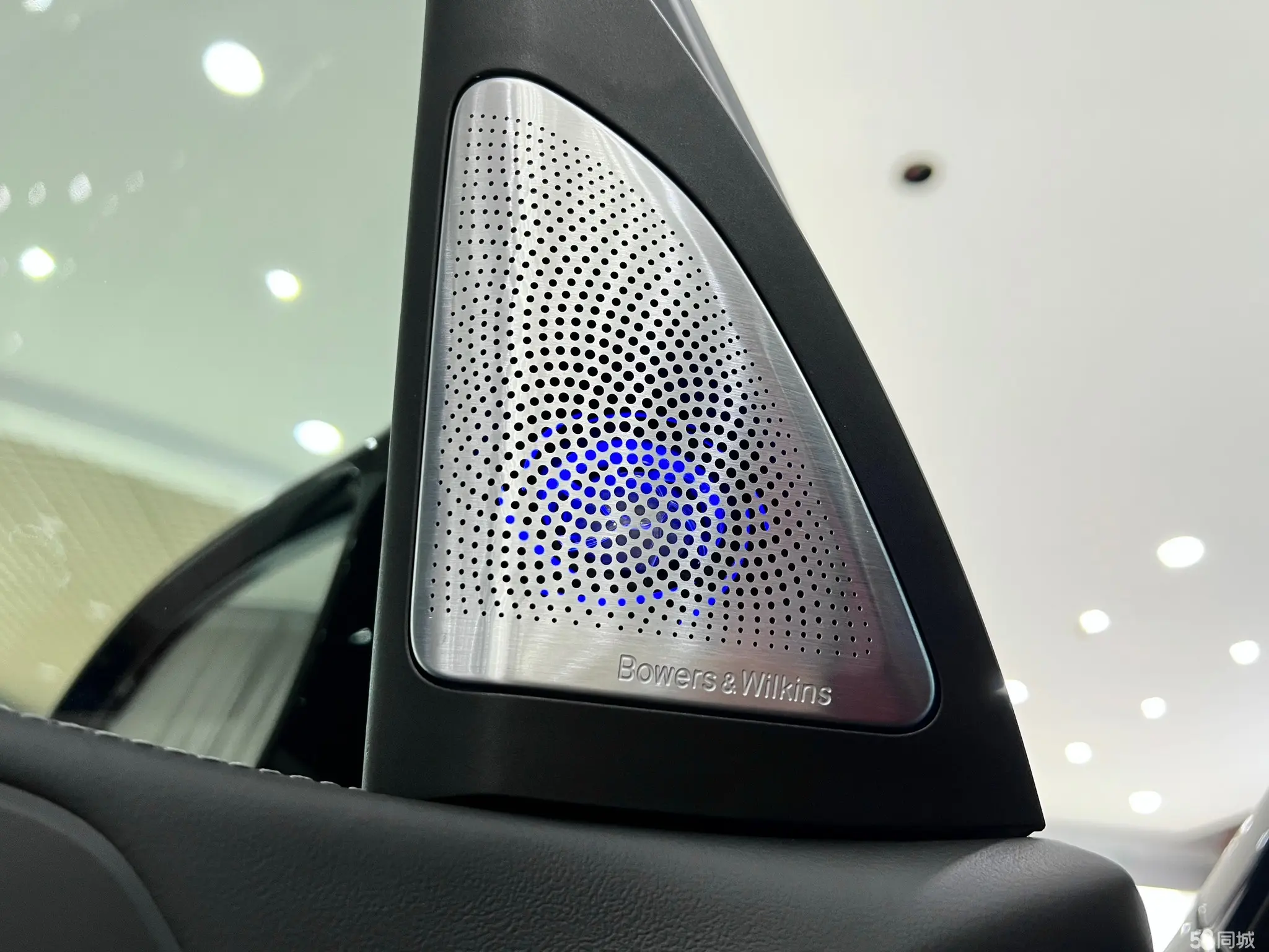 BMW X5 M 2025 car image #27