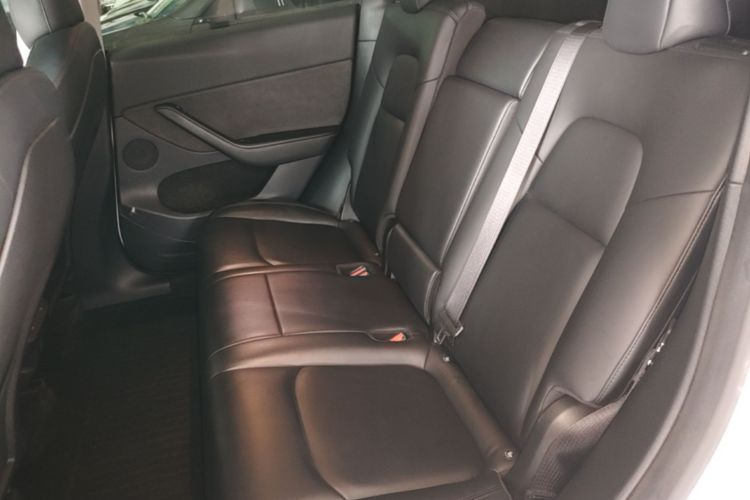 Tesla Model Y 2022 car image #13