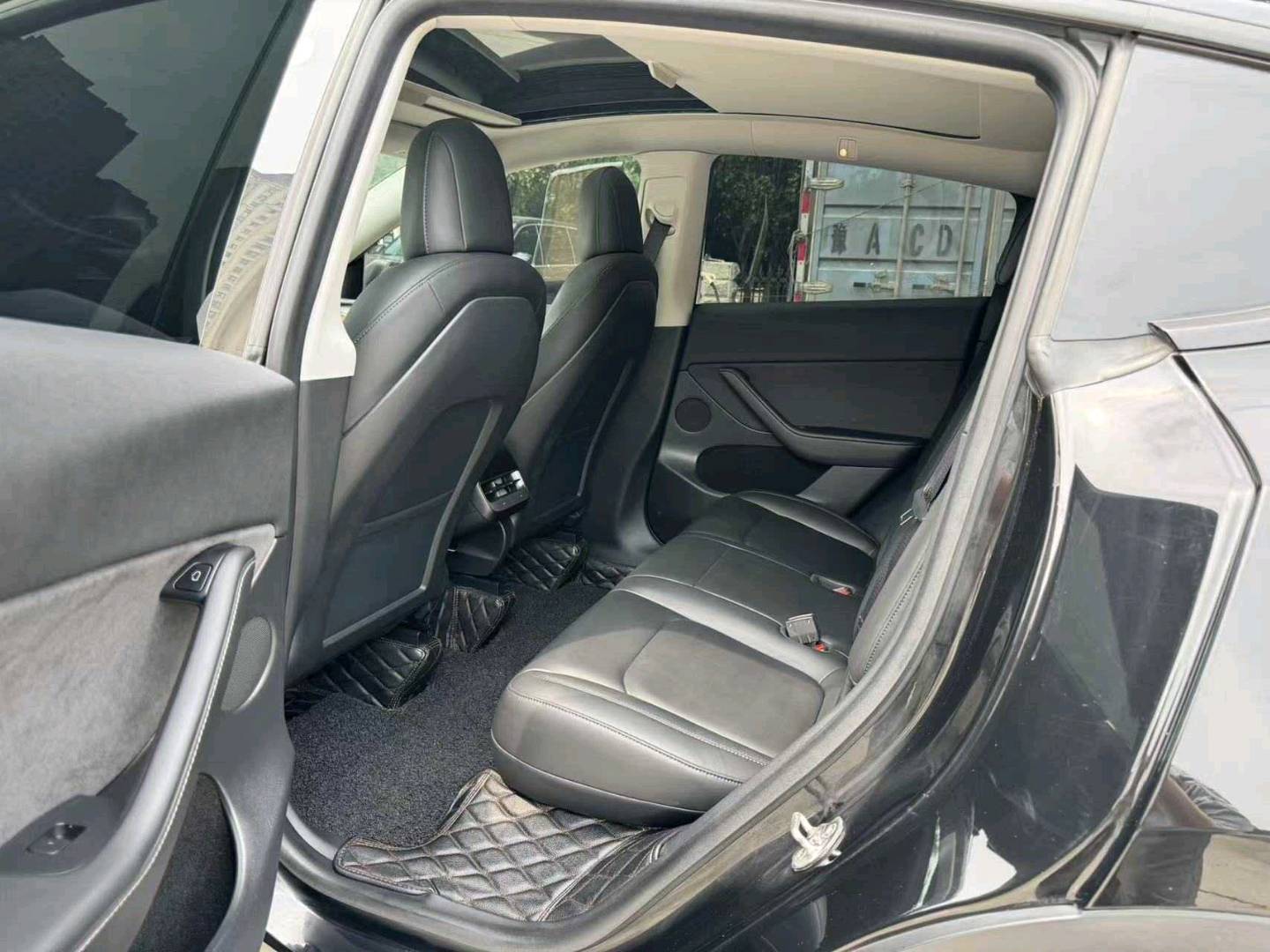 Tesla Model Y 2021 #5 Tesla Model Y 2021 car image #5
