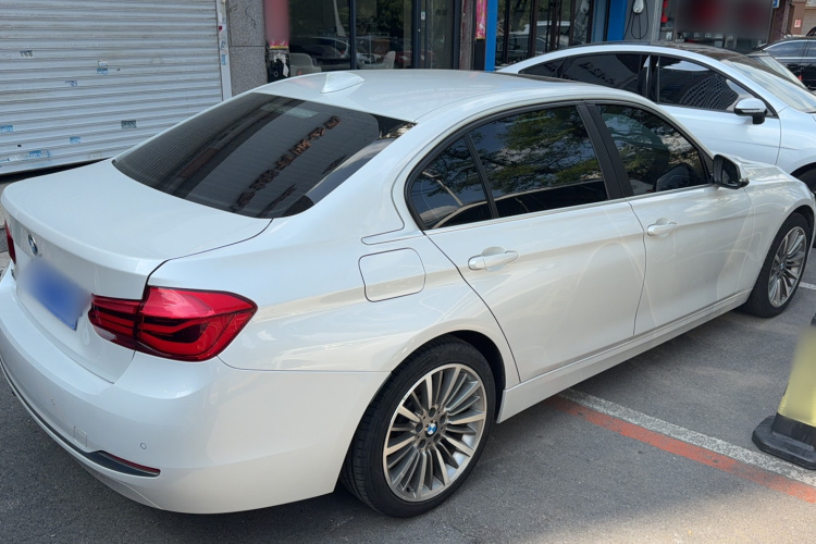 BMW 3 Series 2019 car image #6