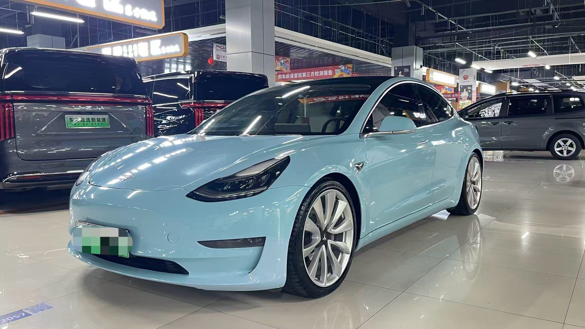 Tesla Model 3 2020 car image 