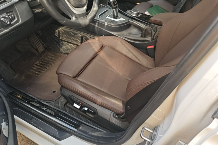BMW 3 Series 2019 #17 BMW 3 Series 2019 car image #17