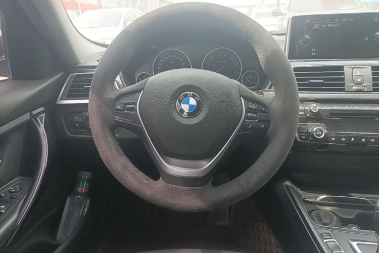 BMW 3 Series 2017 car image #11
